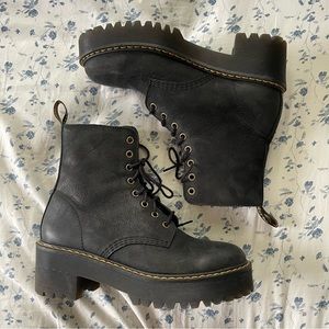 Dr martens size 8.5 (W)
